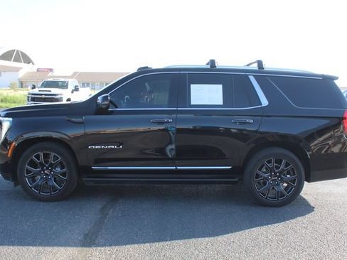 Used 2025 GMC Yukon Denali w/ Denali Reserve Package AWD/4WD image 9