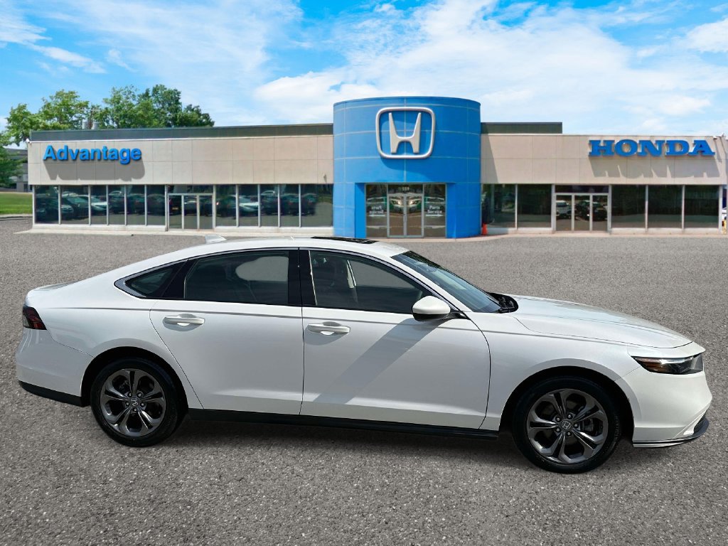Used 2023 Honda Accord EX image 3