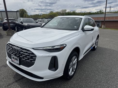 New 2026 Audi Q5 Premium AWD/4WD image 2