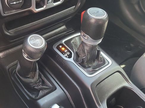 Used 2019 Jeep Wrangler Unlimited Sport S image 22