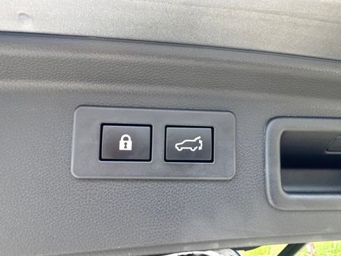 Used 2022 Subaru Forester Touring AWD/4WD image 17