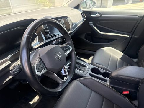 Used 2024 Volkswagen Jetta SE FWD image 9
