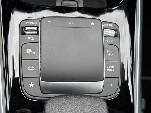 Used 2022 Mercedes-Benz GLB 250 image 23