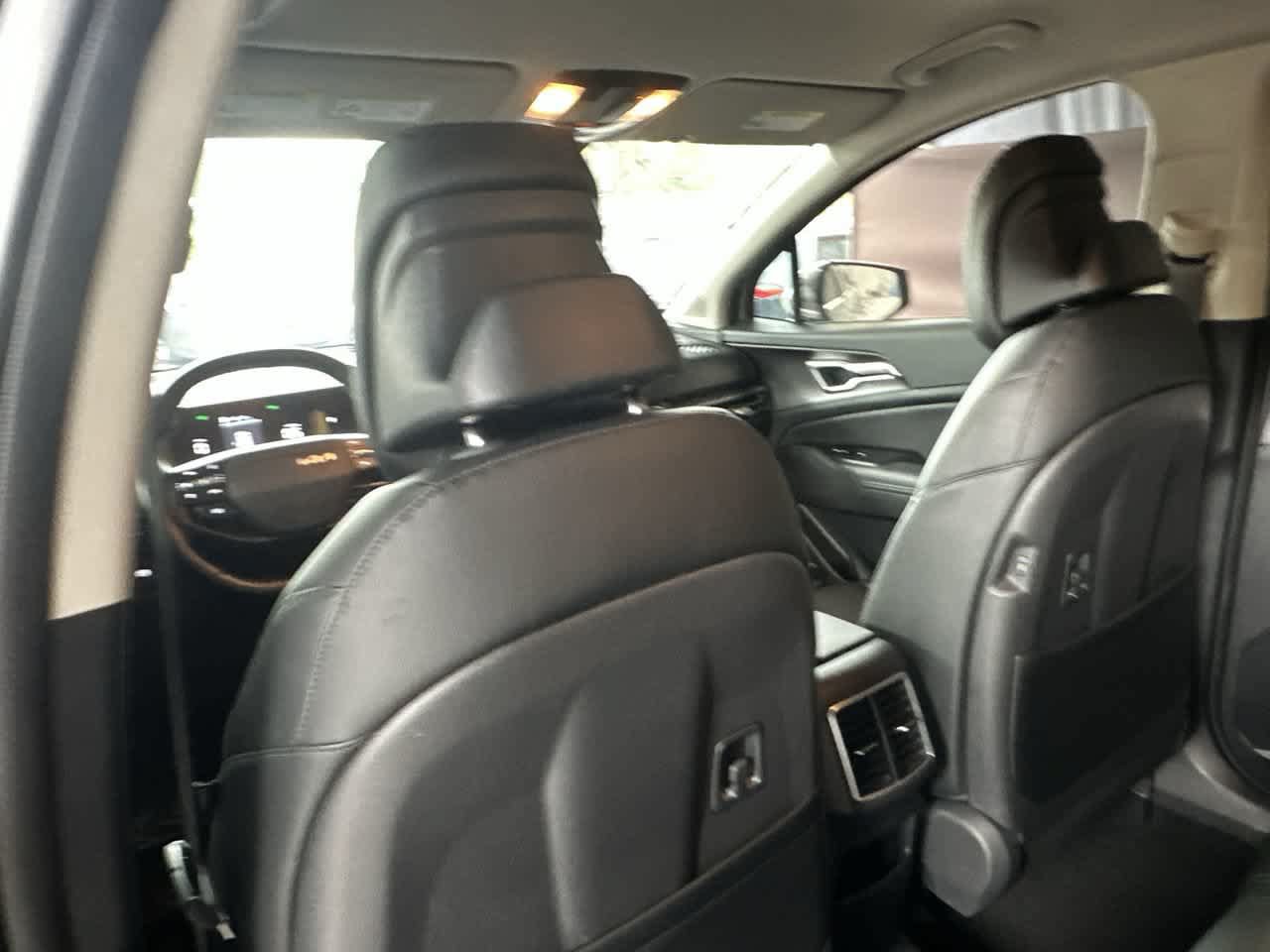 Used 2026 Kia Sportage EX FWD image 23
