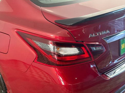 Used 2017 Nissan Altima 2.5 SR w/ Midnight Edition Package image 36