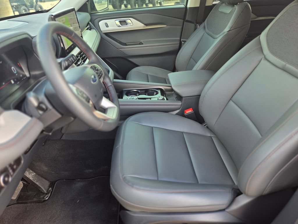 New 2026 Ford Explorer Active w/ Active Comfort Package RWD image 18