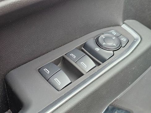 Certified 2025 GMC Sierra 1500 SLE w/ Preferred Package image 12