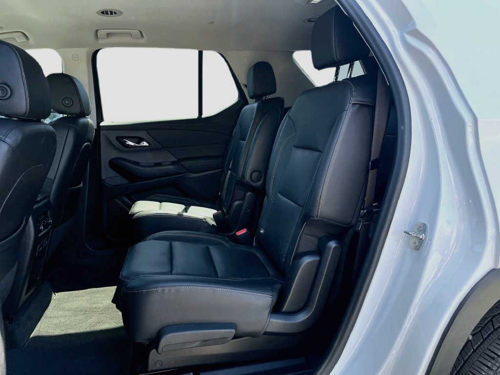 Used 2021 Chevrolet Traverse RS FWD image 24