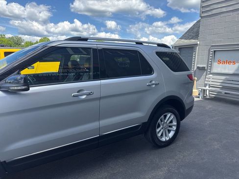 Used 2013 Ford Explorer XLT AWD/4WD image 5