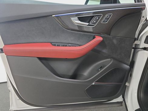 Used 2024 Audi SQ7 Premium Plus w/ Carbon Package image 27