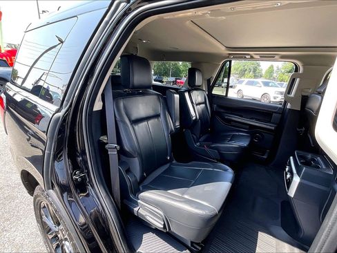 Used 2024 Ford Expedition XLT AWD/4WD image 25