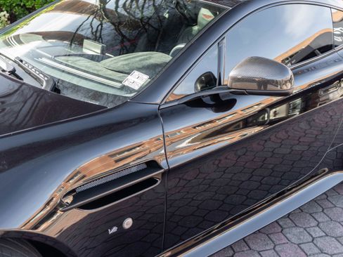 Used 2015 Aston Martin V12 Vantage S image 37