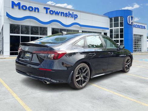 Used 2025 Honda Civic Sport image 6