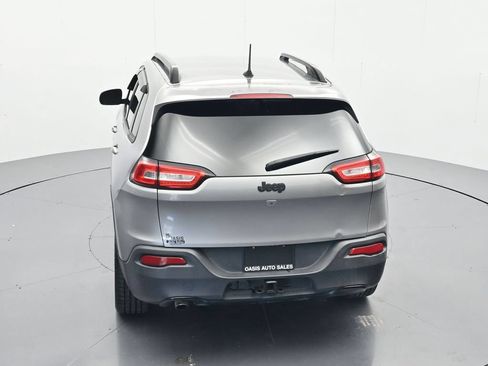 Used 2016 Jeep Cherokee Latitude FWD image 33