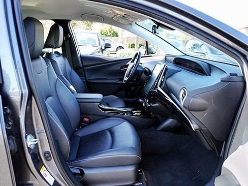 Used 2020 Toyota Prius Prime XLE FWD image 12