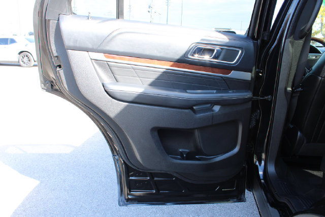 Used 2016 Ford Explorer Platinum AWD/4WD image 30
