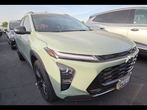 Used 2024 Chevrolet Trax ACTIV w/ Sunroof Package image 1