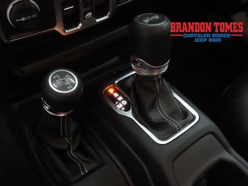 Used 2023 Jeep Wrangler Unlimited Sahara w/ Cold Weather Group AWD/4WD image 15