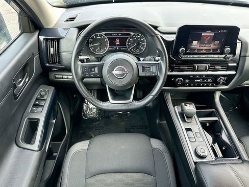 Used 2025 Nissan Pathfinder SV image 21