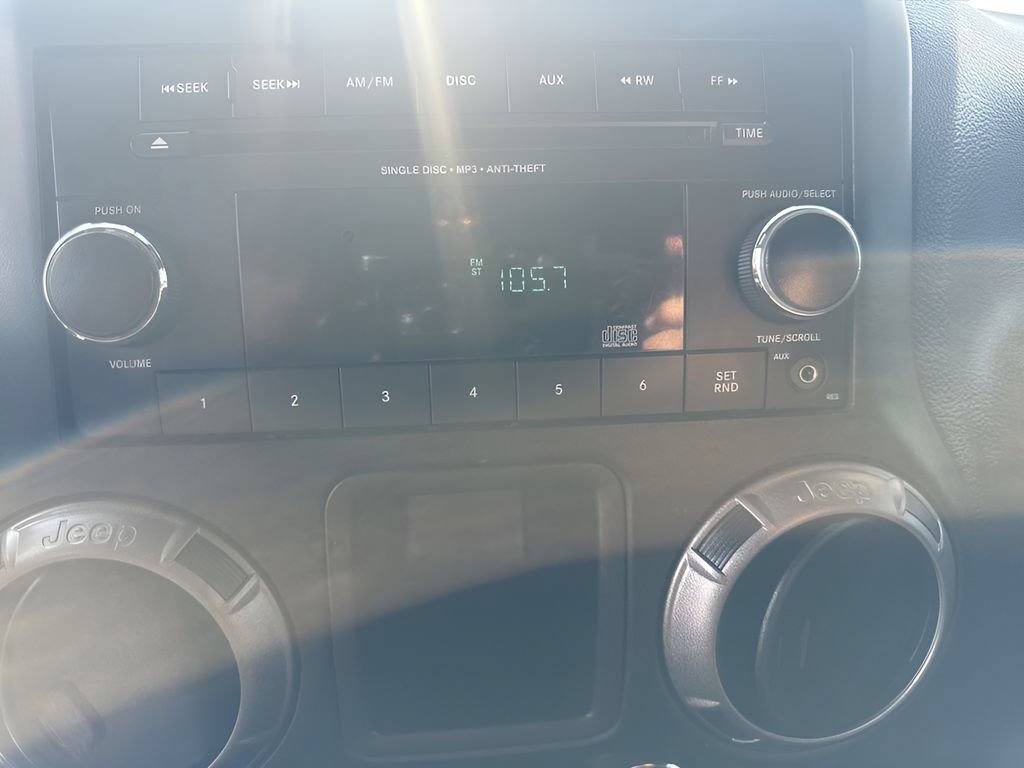 Used 2018 Jeep Wrangler Sport AWD/4WD image 17
