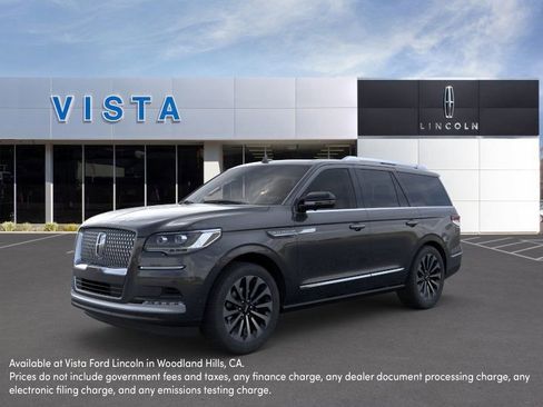 Used 2024 Lincoln Navigator Reserve image 1