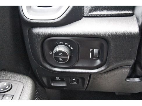 Used 2023 RAM 1500 Big Horn AWD/4WD image 19