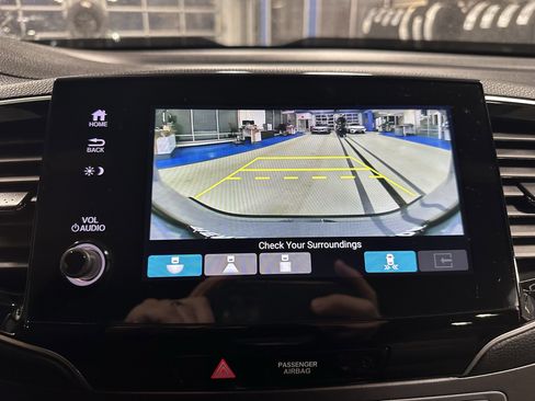 Used 2023 Honda Passport EX-L image 12