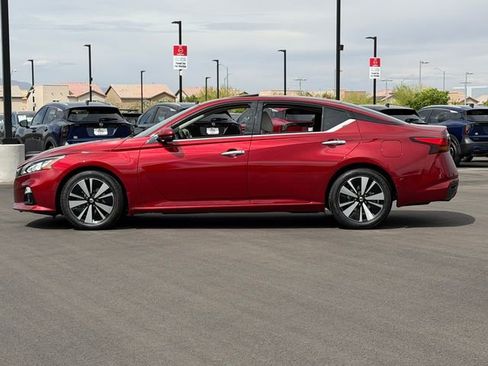 Used 2019 Nissan Altima 2.5 SV FWD image 2