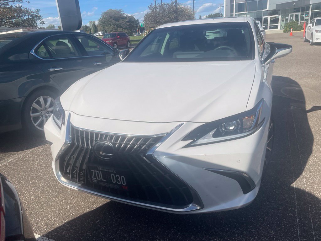 Used 2024 Lexus ES 250 w/ Premium Package AWD/4WD image 2