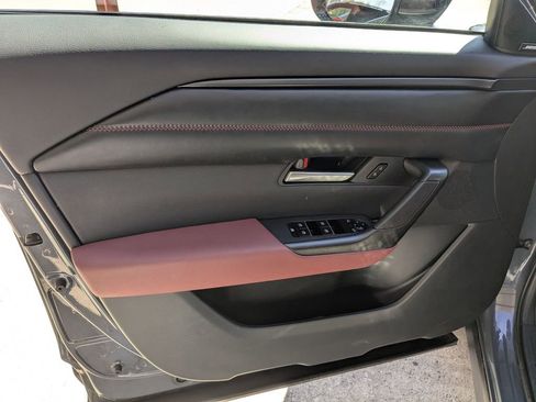 Used 2025 MAZDA CX-50 AWD 2.5 Hybrid w/ Premium Pkg image 10