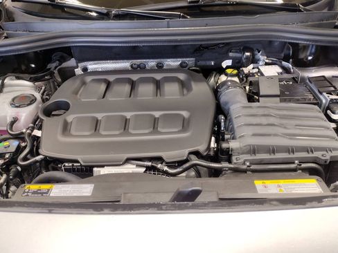 New 2025 Volkswagen Tiguan SE image 7