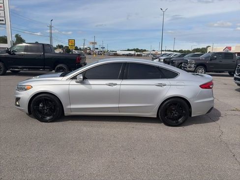 Used 2019 Ford Fusion SEL FWD image 3