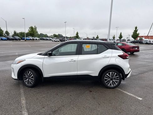 Used 2024 Nissan Kicks SV w/ Interior Electronics Package FWD image 7