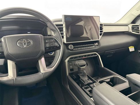 Used 2024 Toyota Tundra Limited image 31