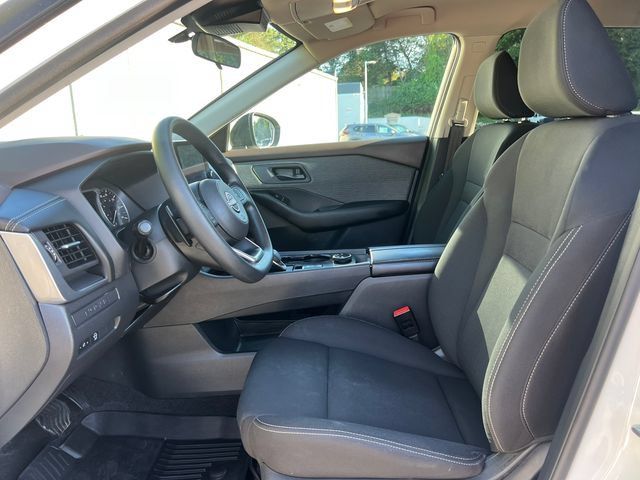 Used 2023 Nissan Rogue S AWD/4WD image 4