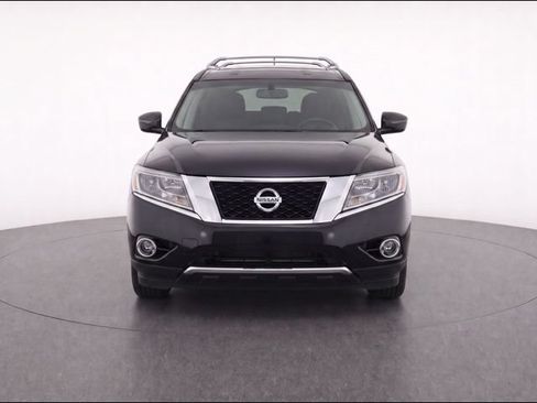 Used 2015 Nissan Pathfinder Platinum w/ Cargo Package FWD image 2