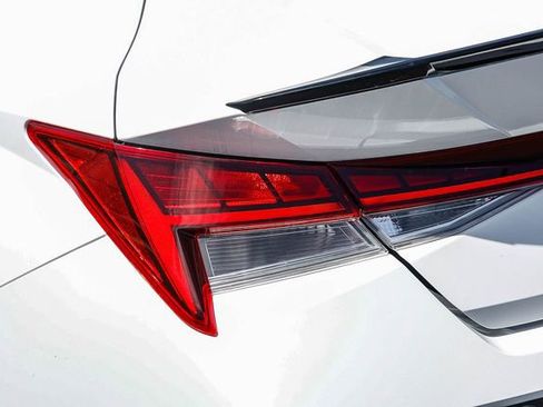 New 2025 Hyundai Elantra SEL image 10