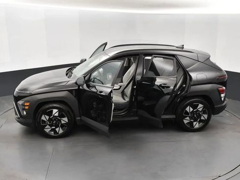 Used 2024 Hyundai Kona SEL FWD image 7