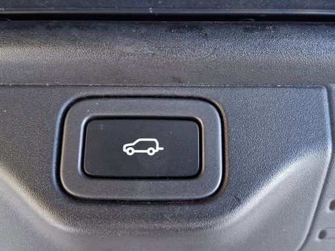 Used 2020 Land Rover Range Rover HSE image 32