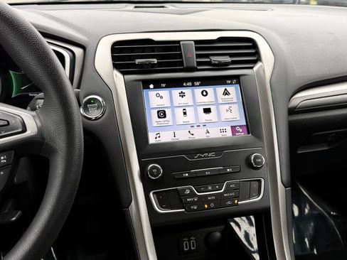 Used 2019 Ford Fusion SE FWD image 35