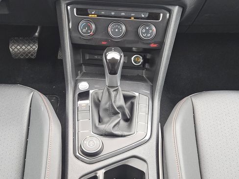 Used 2024 Volkswagen Tiguan Wolfsburg Edition image 19