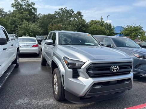 Used 2025 Toyota Tacoma SR5 RWD image 3