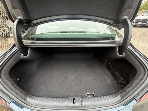 Used 2025 Genesis G70 2.5T image 31