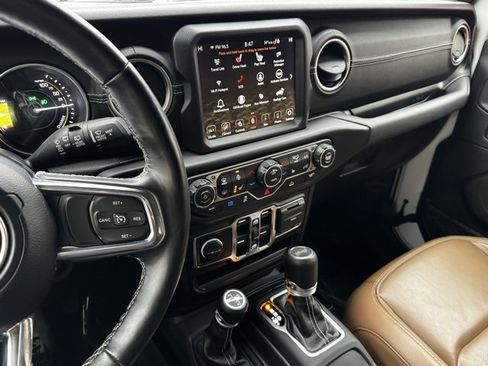 Used 2023 Jeep Wrangler Unlimited Sahara w/ Cold Weather Group image 18