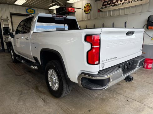 Used 2025 Chevrolet Silverado 3500 LTZ w/ LTZ Plus Package image 7