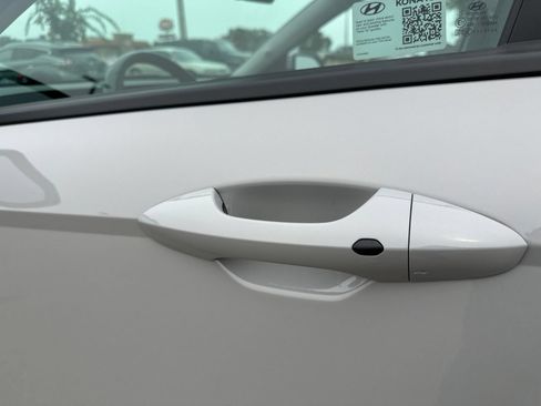 Used 2025 Hyundai Kona SEL AWD/4WD image 9