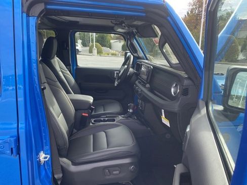 New 2025 Jeep Gladiator Sport image 29