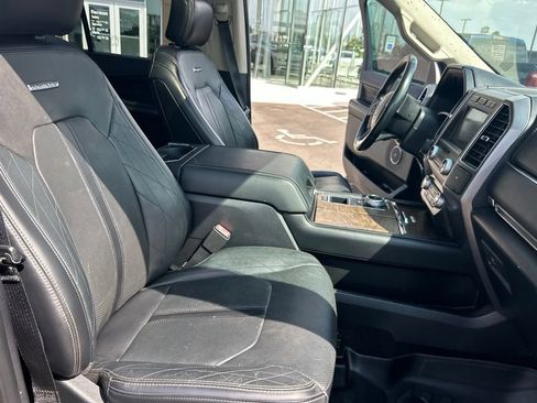 Used 2019 Ford Expedition Platinum RWD image 24