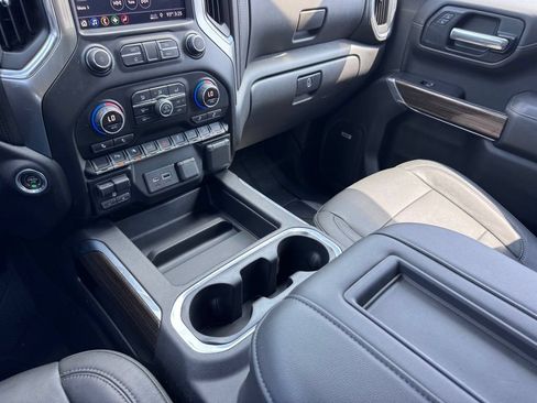 Used 2019 Chevrolet Silverado 1500 LT Trail Boss AWD/4WD image 31