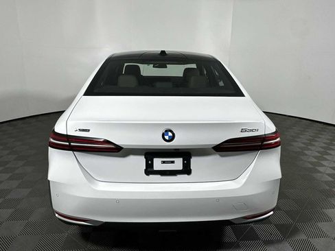 New 2026 BMW 530i xDrive w/ Premium Package image 2